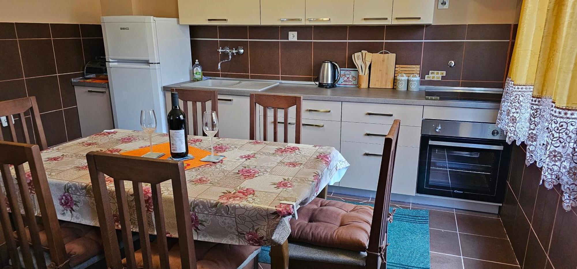 Apartments Simonovic ติวัต ภายนอก รูปภาพ