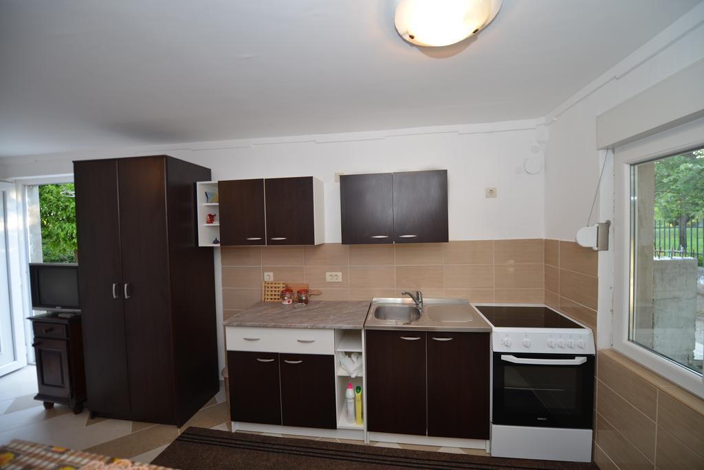 Apartments Simonovic ติวัต ภายนอก รูปภาพ