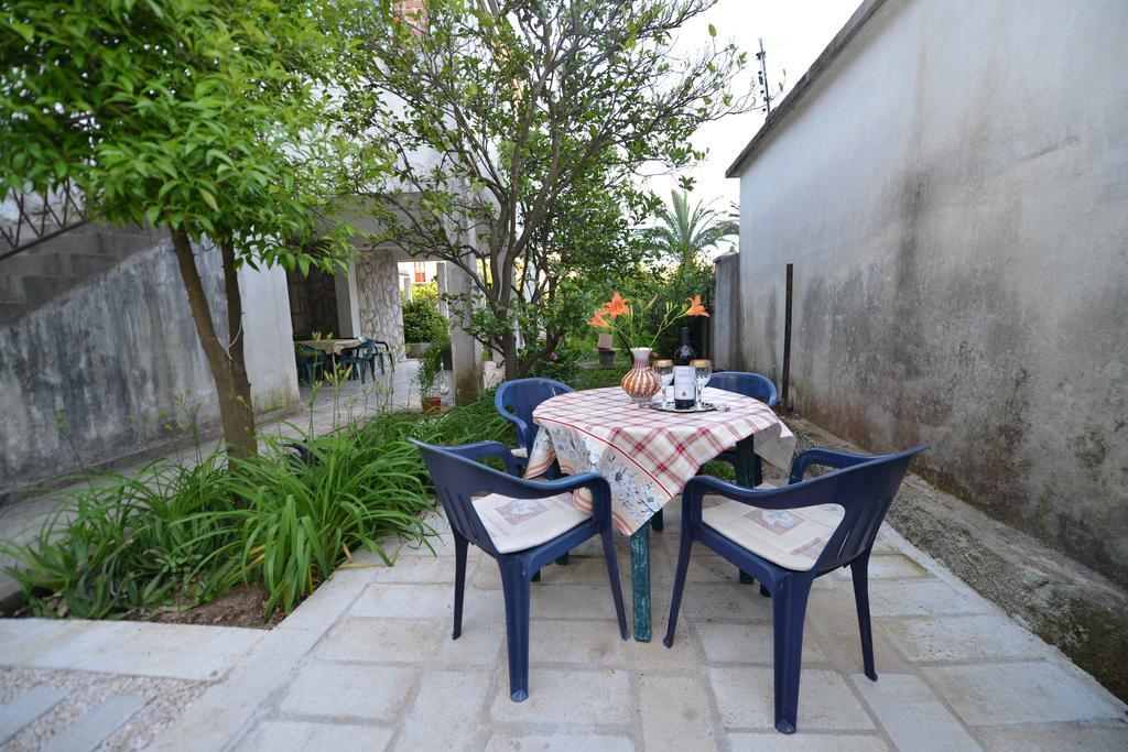 Apartments Simonovic ติวัต ภายนอก รูปภาพ